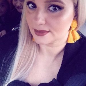 Meet your Posher, Perla